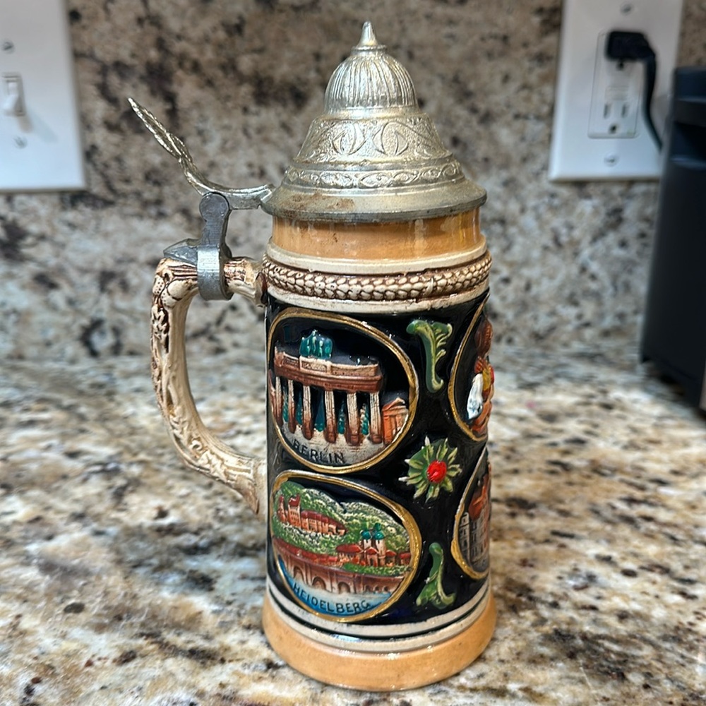 VINTAGE GERMAN LIDDED BEER STEIN .5L BERLIN HEIDELBERG FRANKFURT MUNCHEN GERMANY